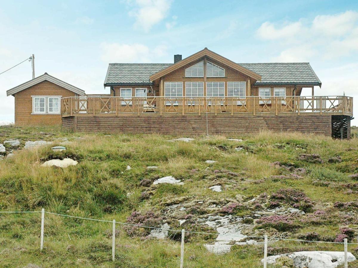 Three-Bedroom Holiday Home In Dyrvik Tuvnes 객실 사진