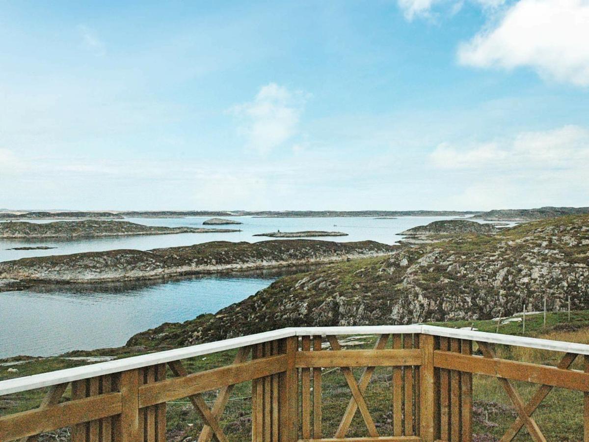 Three-Bedroom Holiday Home In Dyrvik Tuvnes 객실 사진